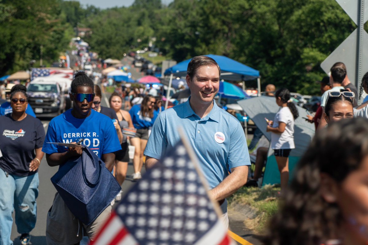 VA_JET's tweet image. Happy Independence Day! Serving in the Marines taught me that protecting America means making it more free, fair and just. Leaders like @SpanbergerForVA @SenatorHashmi and @jonesjay share that mission. Together, we’ll build a stronger Virginia.