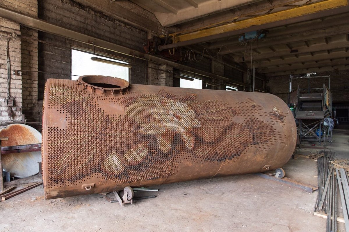 blankspac_e's tweet photo. "Water Lillies" (Cross-Stitched Water Tank) by Severija Inčirauskaitė (2019) https://t.co/fEjZIKzfcz