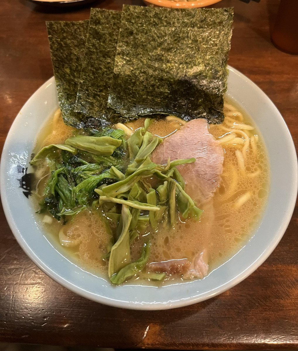 ramen_hanabi23's tweet image. 洞くつ家さんで朝ラーです❗️
🍜116  ・東京都武蔵野市吉祥寺

ラーメン並+山くらげ+キャベチャー
味濃めかため

豚骨の旨みとコクのある　
バランス良いスープ🍜✨✨
キャベチャーもコリコリ山くらげも美味し👍
めちゃ美味でしたっ😚

ご馳走様でした😋🙏
#洞くつ家
#朝ラー
#都内の家系ラーメン巡り