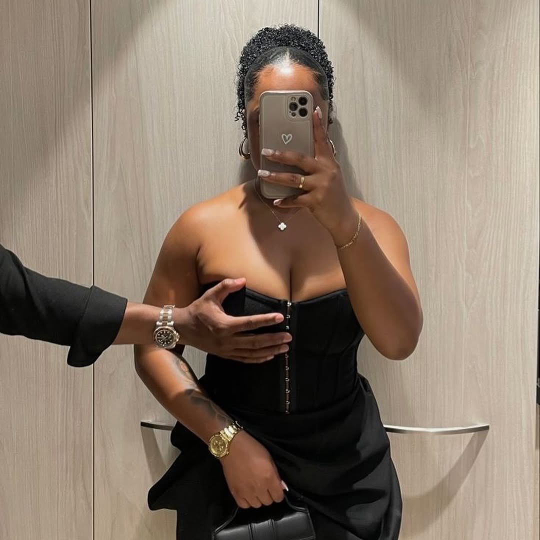 healthylove247's tweet image. one day, someone is going to come into your life and adore you for everything you are. the way you speak, the way you eat, and even the way you laugh obnoxiously at the little things. it will happen, everyone has a soulmate, just breathe.