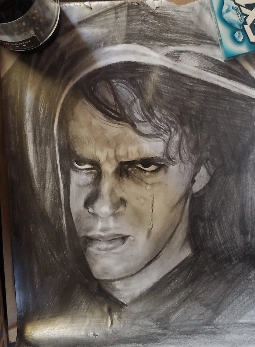 reluctantttt's tweet image. Never posted this because I usually just don't post traditional stuff but here was something I did in ~3 hours! Just some practice with pencils.
( #anakinskywalker , #StarWars , #art )