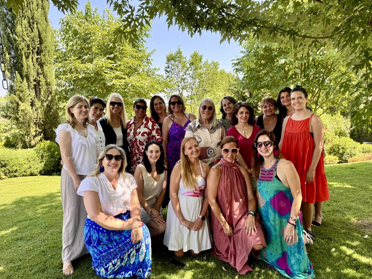 Encuentro de empresarias en Madrid. Gracias querida Celi por recibirnos en tu paraíso ! 🌸🌿 #empresariasespaña #madrid #paraisosocialclub <a href="/glaminess/">Glaminess Luxury Travel</a>