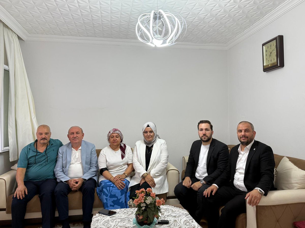 İlçe Başkanımız Sn. Hüseyin Uzun ve İlçe Gençlik Kolları Başkanımız Sn. Miraç Yılmaz, ilçemizdeki şehit ailelerini ziyaret ederek hemhal oldular.