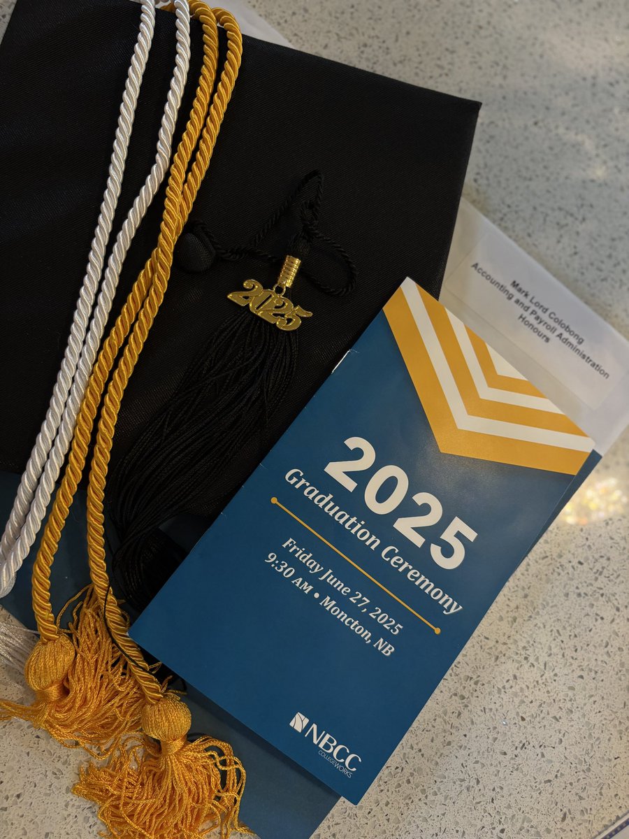 MackyColobong's tweet photo. Late post 🤦
Beyond grateful ☺️ 👨‍🎓 https://t.co/S5WvuJrr6w