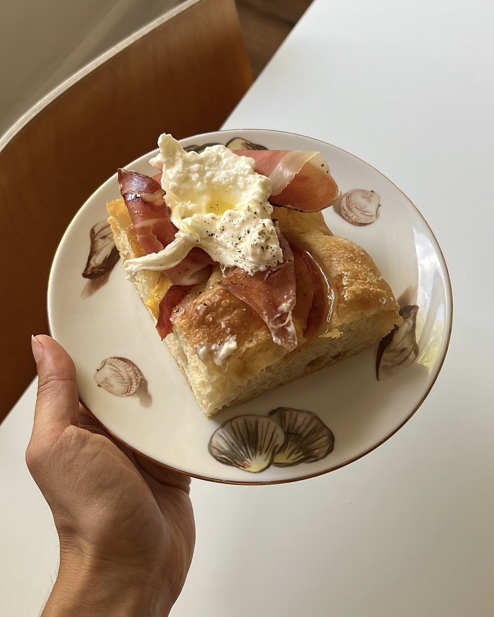 roasted peach focaccia with ribbons of speck, burrata and a drizzle of honey &amp; olive oil. a salty-sweet bite of summer. 

recipe in bio :*