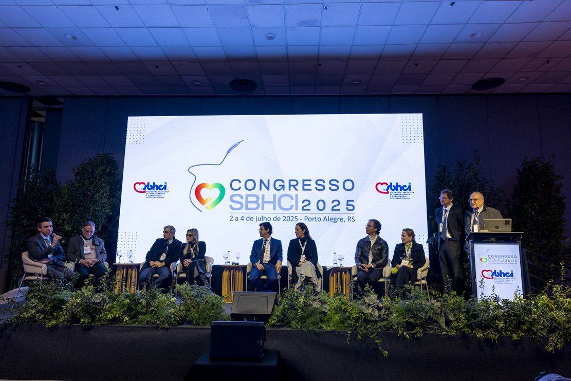 👏 ¡Felicitaciones a <a href="/sbhci/">SBHCI</a> por un gran Congreso en Porto Alegre!
Del 2 al 4 de julio, el evento liderado por el Dr. Alexandre Quadros reunió expertos internacionales, casos en vivo y valiosas actividades académicas.
Desde SOLACI, celebramos este éxito. 🌎❤️