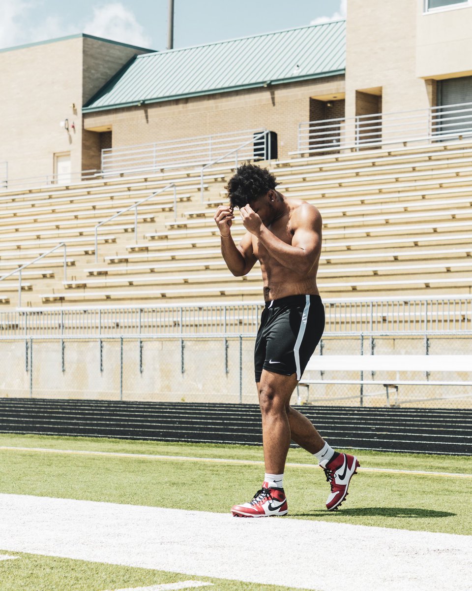 why not me?

Working no matter WHAT! Season otw 🔜

<a href="/Red_Raven_FB/">Coffeyville Football</a> #JUCOPRODUCT #blessed
