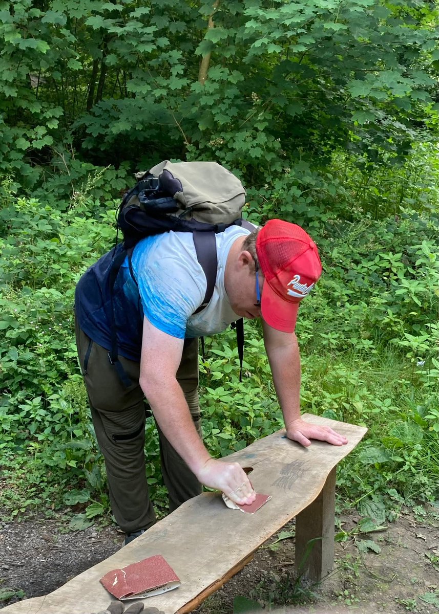Many thanks to Team Tawd and Ranger Ben for their hard work this morning replacing a damaged bollard and cleaning graffiti off one of the recently installed benches. Their efforts in tackling these tasks so effectively makes a real difference.