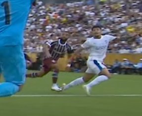 Quando é a nossa vez a gente pega o melhor Bayern de Munique de todos os tempos...

Na vez dos caras eles pegam o pior Al-Hilal da história, BRUTAL!