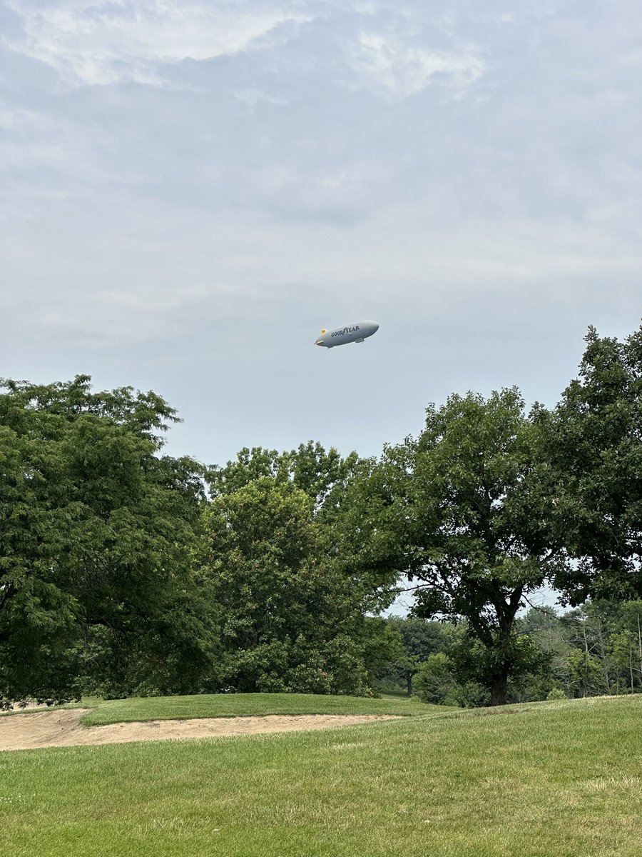 MikeKellyChi's tweet photo. @JolietWeather @NASCARChicago @GoodyearBlimp Spotted it from George Dunn Golf Course today 😎🤟🏻 https://t.co/DYDUarTXrH
