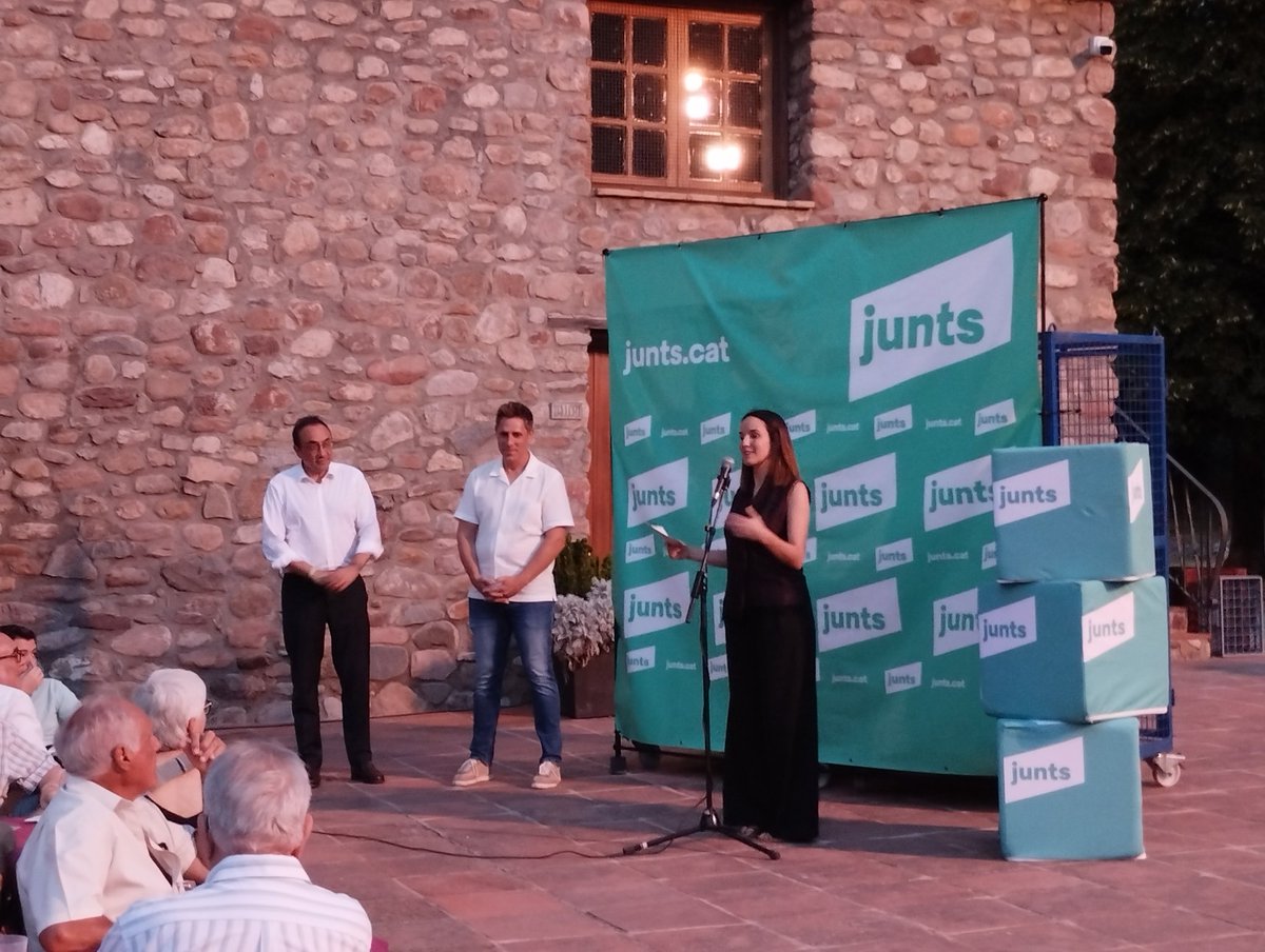JuntsSabadell's tweet photo. 🎉 Celebrem el sopar d'estiu amb els companys de la comarca, el MHP Josep Rull, el diputat Joan Canadell i altres autoritats a Palau-Solità i Plegamans
🔹Renovem els ideals de Junts, els manifesten amb fermesa, amb actitud de recosir, recuperar l'autoestima i fer avançar el país https://t.co/g5dmIzQA7B