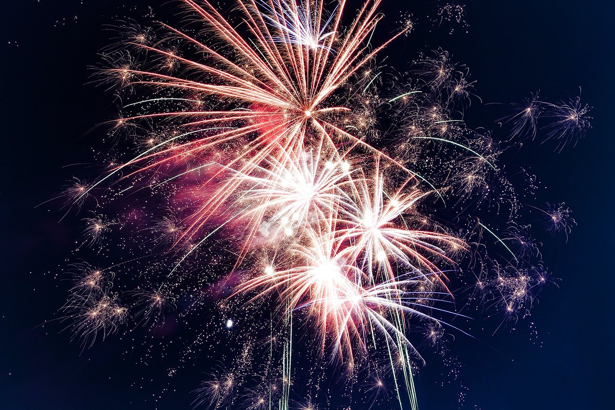 Fireworks and July 4th go hand in hand, but before you light off those fireworks check out these safety tips so you can celebrate safely. 💥 

ow.ly/6FYr50Al679

 #FireworksSafety #JulyFourth #CelebrateSafely #FireworksTips #SafetyFirst
