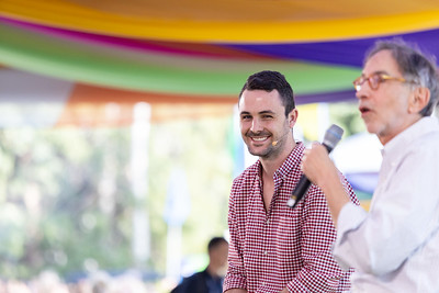 CKummer's tweet image. As a result of @aspenfood Food Leaders Fellowship, Jon Muth followed his dream to start a coffee roaster that would feature and support smallholder coffee growers. He showed @aspenideas goers how professionals cup coffee cupping using his special #AspenIdeas blend.