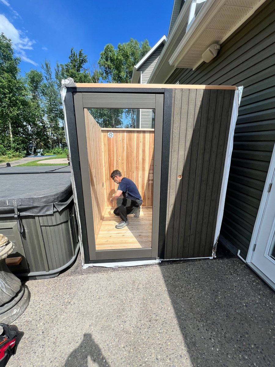 solarahottubs's tweet image. 🌟Luxury Delivered!🌟 Check out the Kozicky family's Visscher Luxe Lin Sauna! 100% Western Red Cedar, 9 kW heater, 90°C! Visit Solara Hot Tubs! #SolaraHotTubs #Visscher #SaunaLife #OutdoorLiving #SolaraFamily