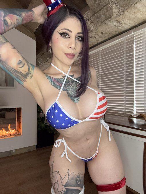 Watch foreronury's leaked NSFW photo on TwXstars