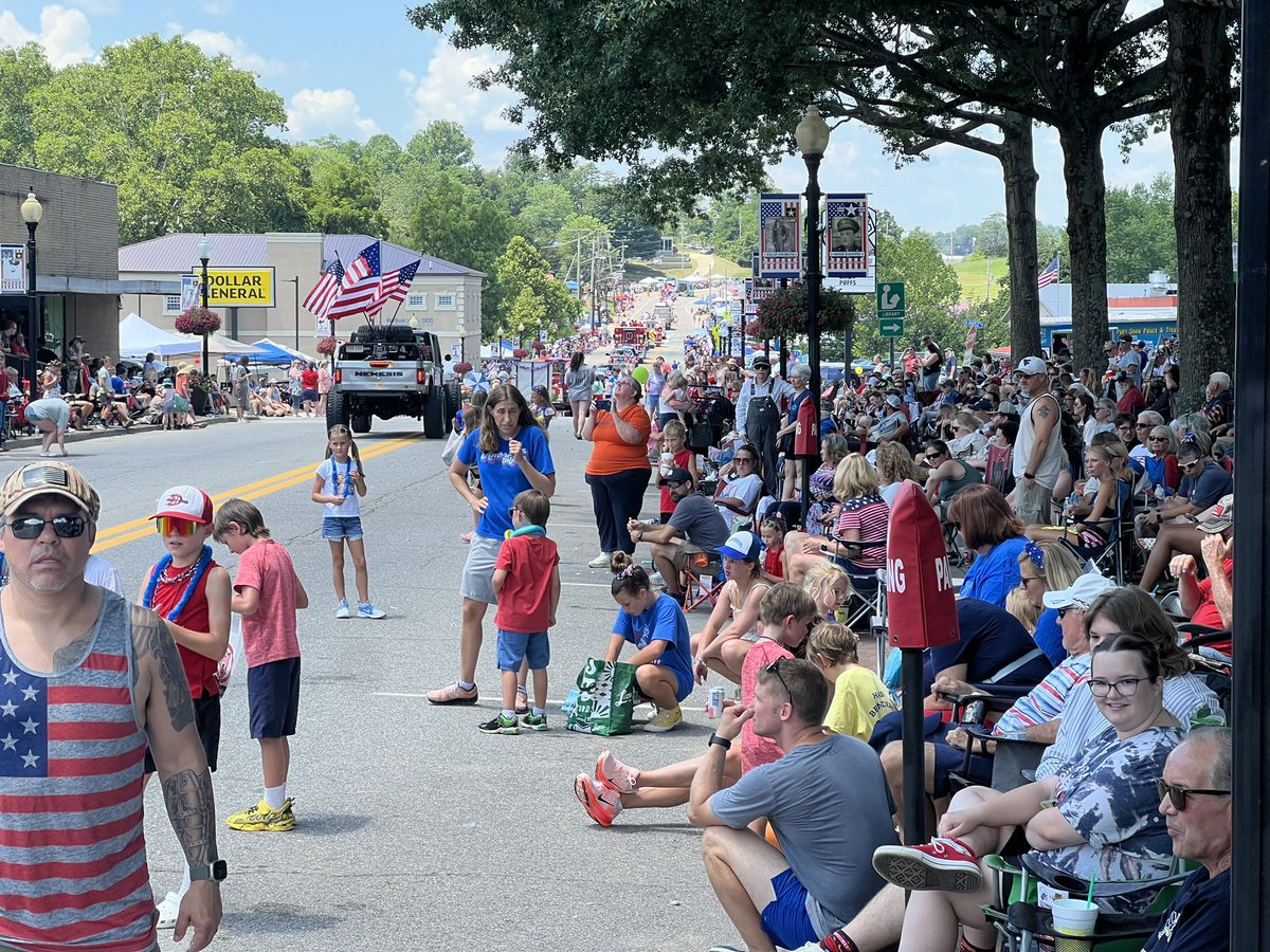 BenAshleyWV's tweet image. Awesome time today at the Ripley 4th of July parade! Happy Independence Day! 😎🇺🇸