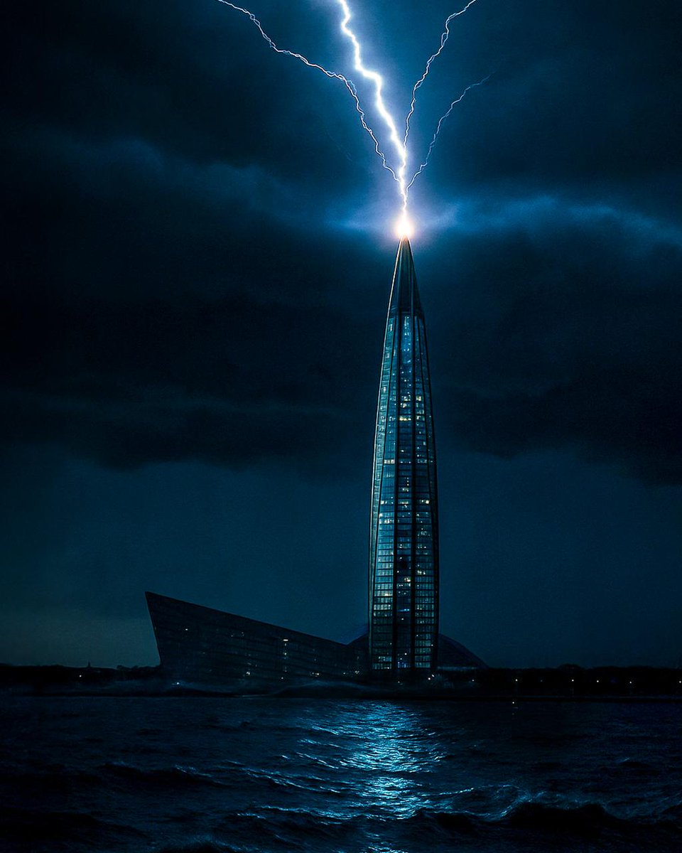 Goodnight from #SaintPetersburg.

📷 Photo of yesterday lightning strike on the Lakta Centre, Europe's tallest building and located near our own Gazprom Arena!⚡