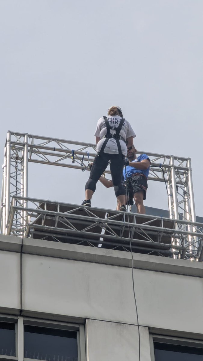 chrissy80s's tweet image. Abseil done!! Sponsorship total is still going up. Can I reach the £500 target by midnight?... @ChelwestFT justgiving.com/page/christine…