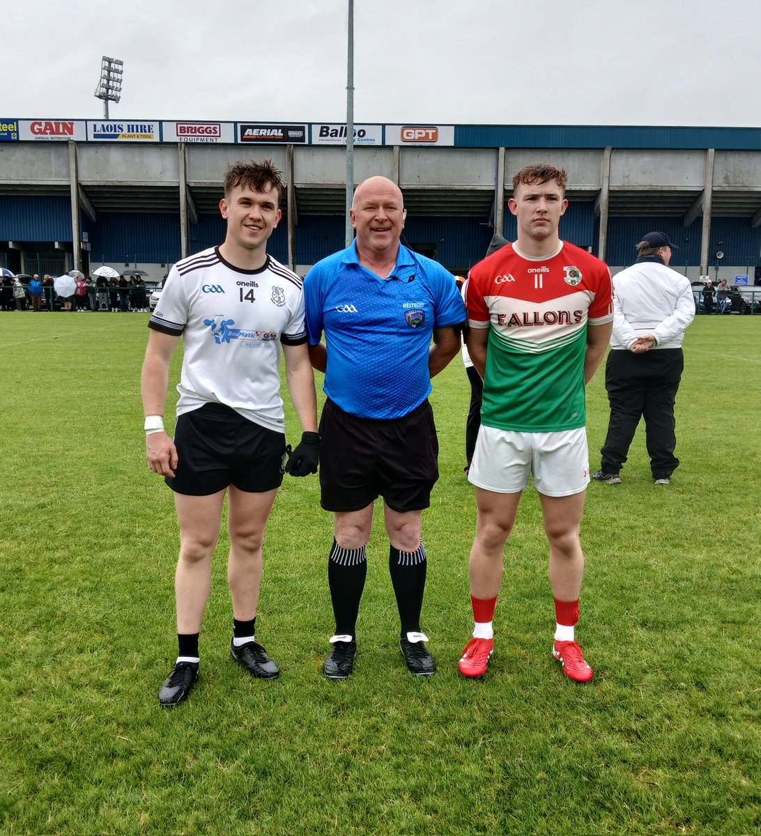Congratulations to Arles-Killeen. Laois Shopping Centre: 2025 ACFL Division 2 Winners 👏🔵⚪️
Commiserations to Clonaslee St.Manman's. 

Result: 
Arles-Killeen: 4:13
Clonaslee St.Manman's: 0:16