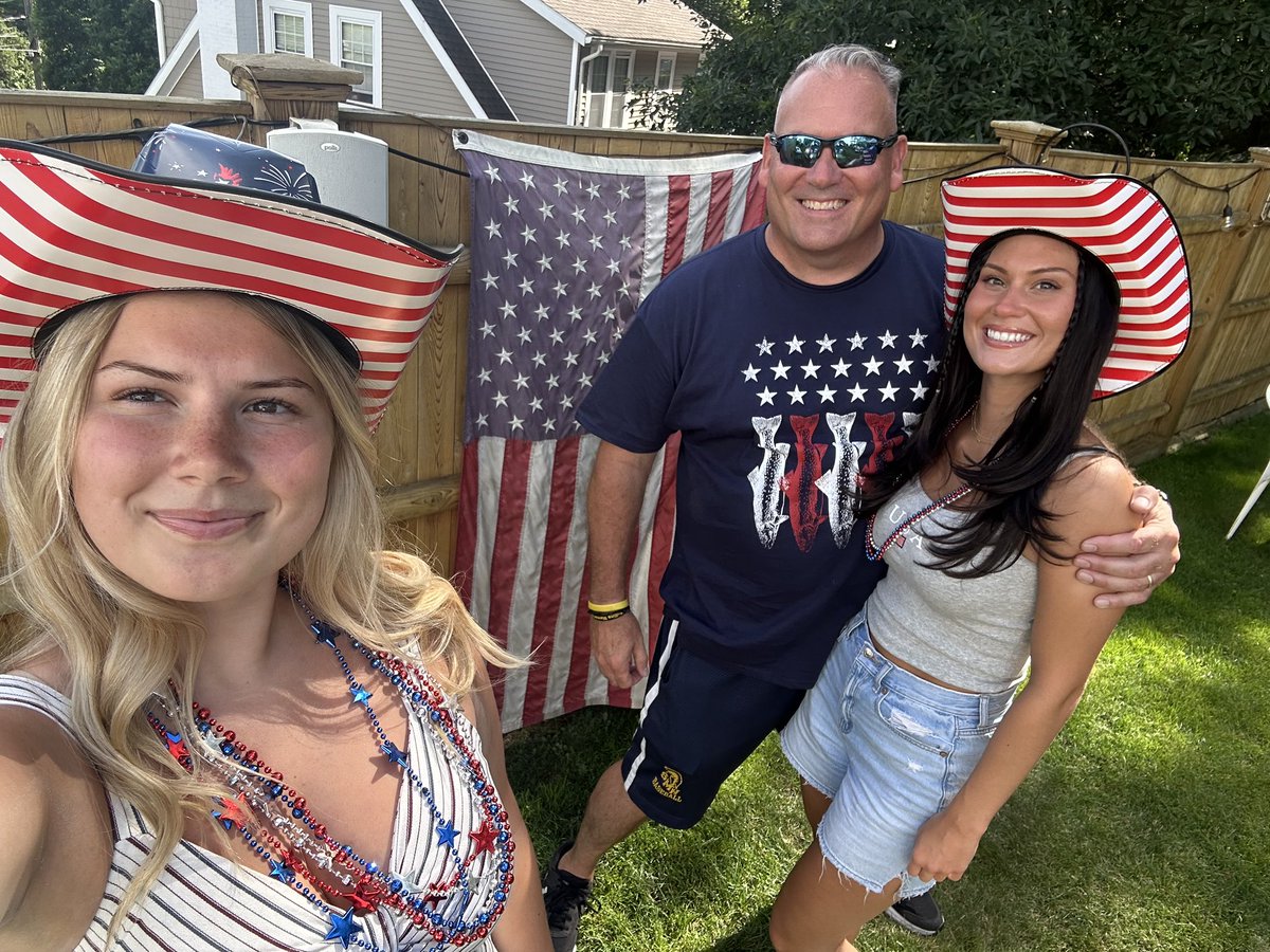 Derek Dana tweet media