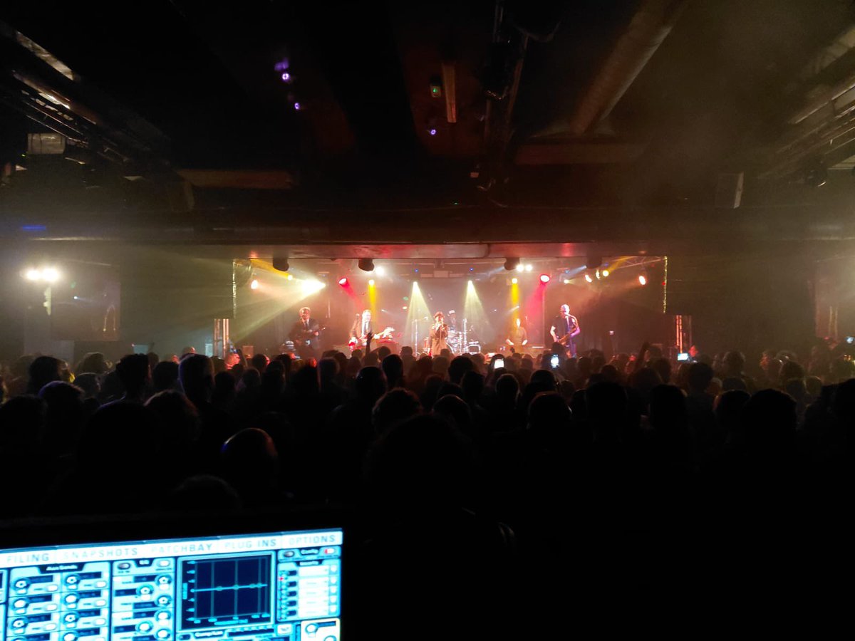 paulineblackOBE's tweet image. Fantastic show in Madrid last night. Thank you so much for the wonderful welcome! People knew the lyrics to all our songs, old or new. Unbelievable! Spanish audiences know how to enjoy themselves.
Today flew into Bilbao & then travelled to Mondraroll Festival - on stage 01.50am.