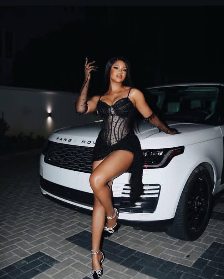 iambanice's tweet photo. Dragging Veemoney a premium babe that owns a Range Rover before going into Biggies house and av traveled countries comparing her 2 Almajiri onyecow is a total foolishness 4rm Man hunter fc. Veemoney dia mother any day any time 🔥🔥
#BBNaija https://t.co/fArI0nGcfB