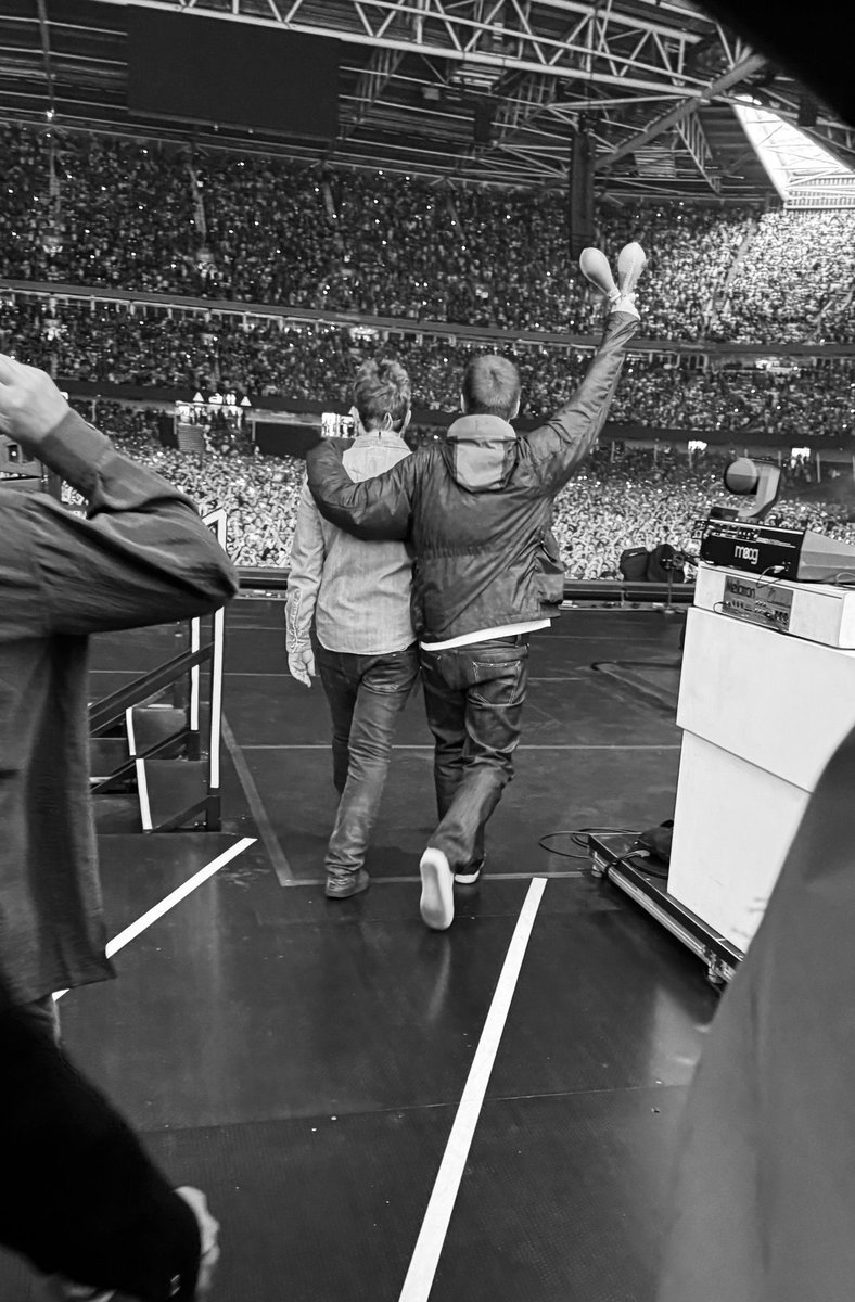 Jeez man. 
Take your coat off. 
You won’t feel the benefit on the way home. 
#Oasis