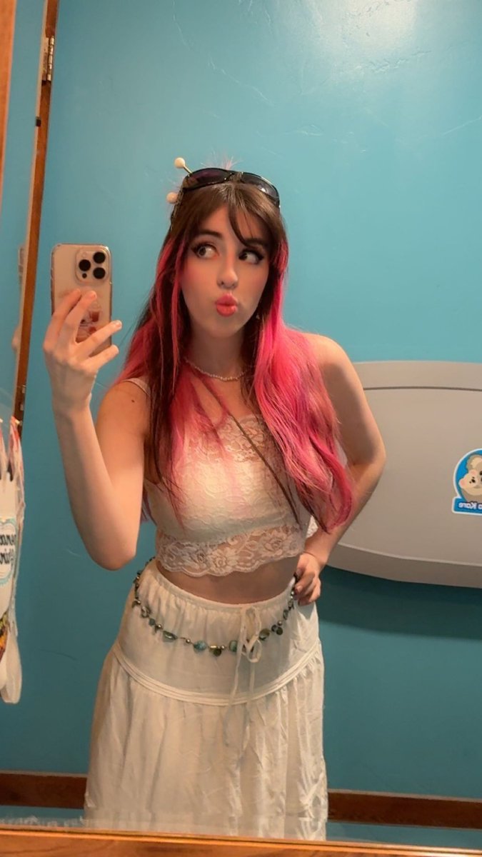 HAPPY 4TH OF JULY!!!! My fair outfit!! Ft: the bathroom! :3