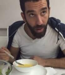 su siralar her saniye boyle hssettiriyo