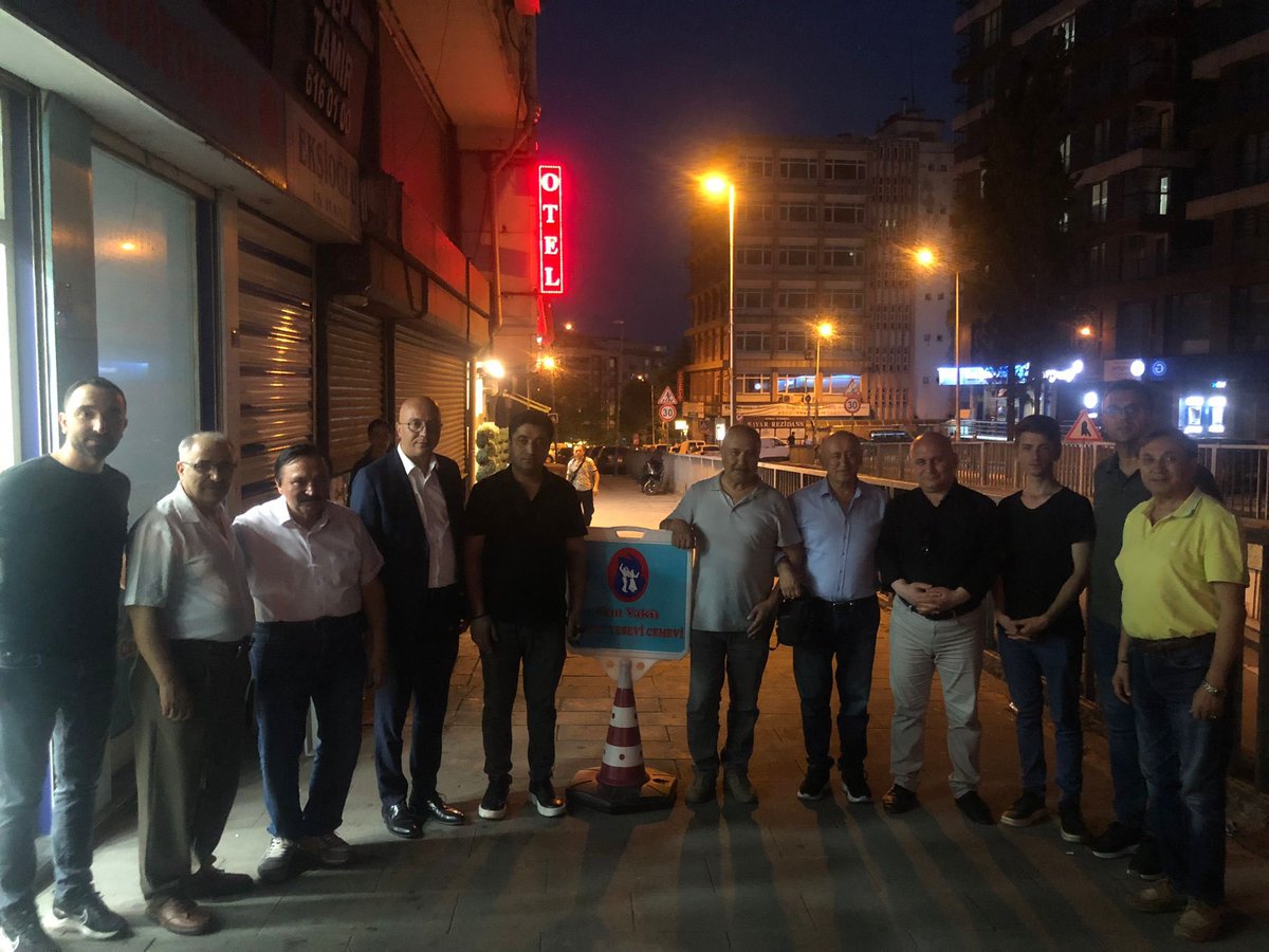 Muharrem ayı dolayısıyla Hoca Ahmet Yesevi ,Fatma Ana ve Karayolları Cem evinde vatandaşlarımız ile bir araya gelerek Gaziosmanpaşa belediye başkanımız Hakan Bahçetepe adına gerçekleştirilen lokmaya katıldık .