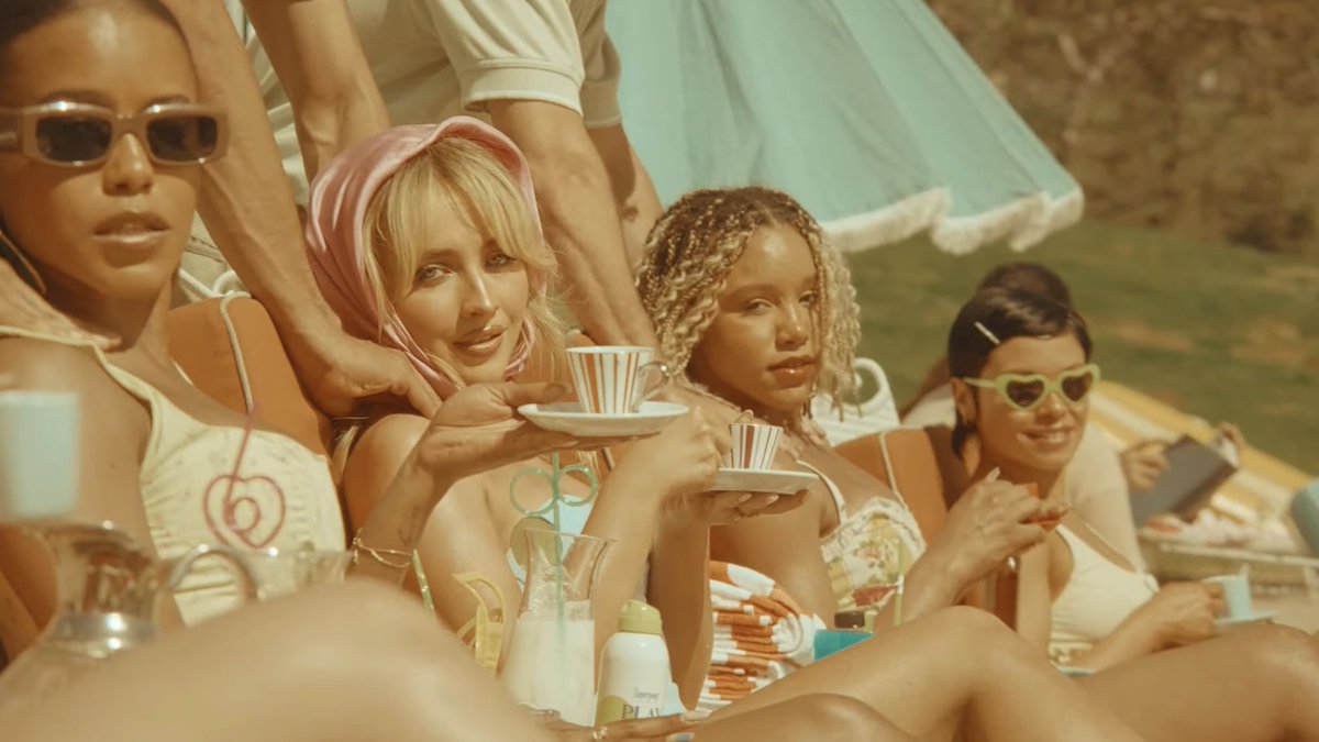 Fastest songs to surpass 1.8 billion streams in Spotify history:

#1 Die With A Smile – 178 days 
#2 BIRDS OF A FEATHER – 233 days
#3 #ROSÉ &amp; Bruno Mars, APT. – 260 days 🆕
#4 Espresso – 271 days 

<a href="/numberoneHQ/">numberoneHQ</a> <a href="/BLACKPINK/">BLACKPINKOFFICIAL</a>