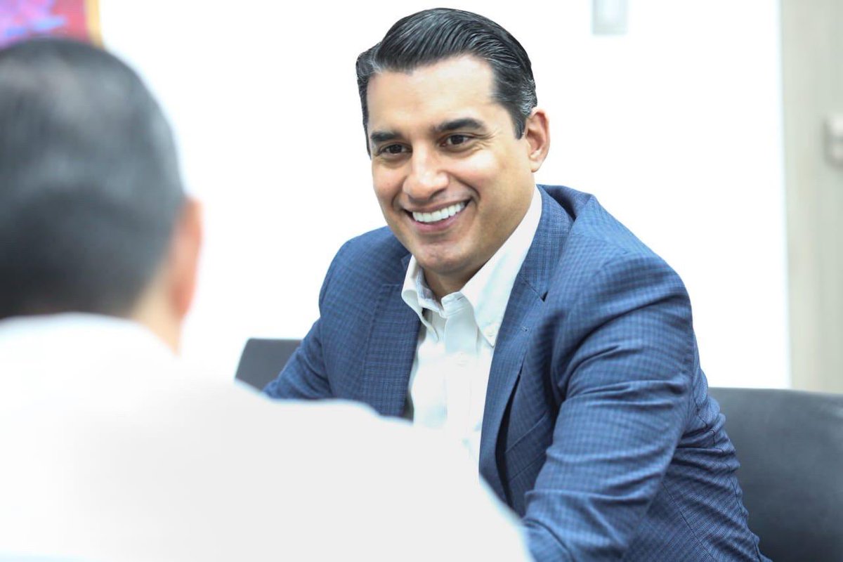 Seguimos trabajando junto al magisterio de #Sonora. 📚

Siempre es un gusto recibir a <a href="/ceballoscorral/">Javier Ceballos</a>, secretario general de la <a href="/SNTE54mx/">Sección 54 del SNTE</a>, con quien sumamos esfuerzos que respaldan a maestras y maestros para fortalecer su labor. 

La educación impulsa la igualdad de