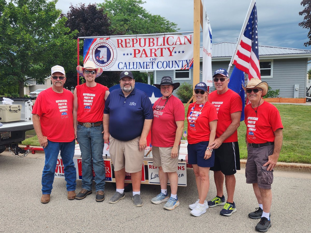 Sen Andre Jacque stopped by before the parade began today in Hilbert!  Thank you to Sen. Jacque and our volunteers!