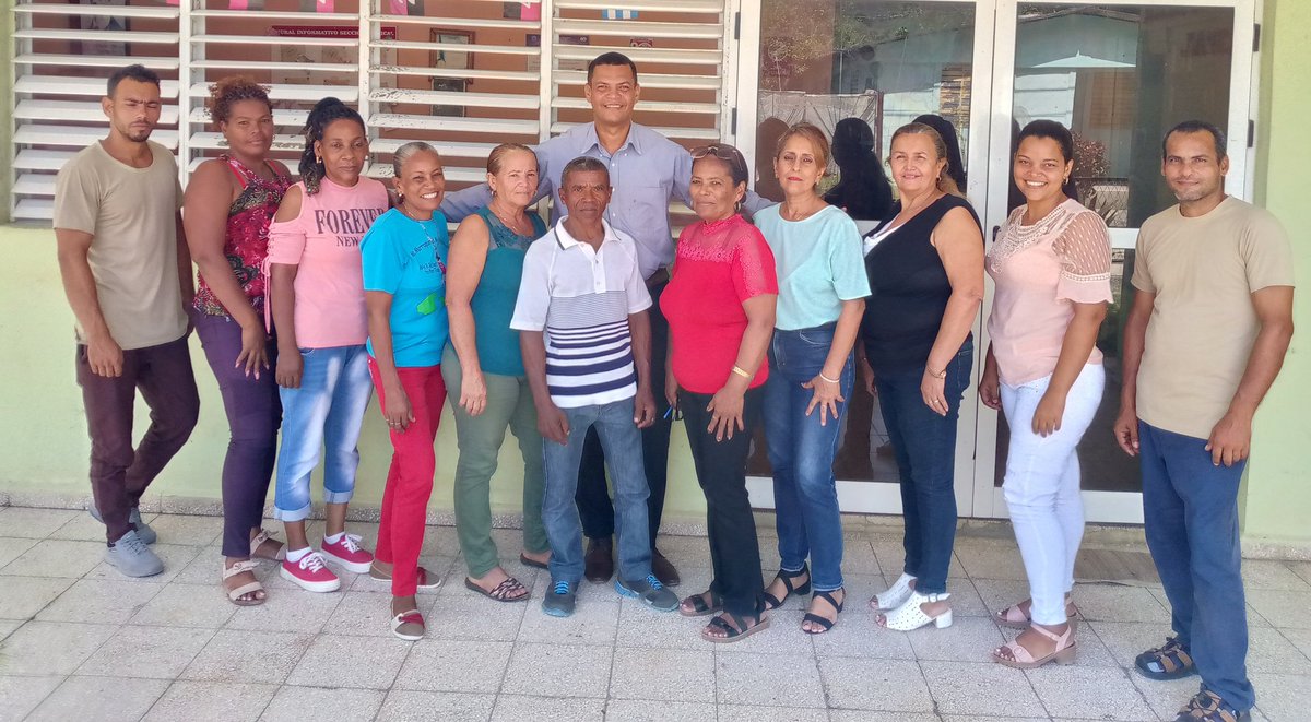 RolandoArocheP's tweet photo. Visitamos los TMP de #ManuelTames y #ElSalvador. Se intercambió sobre la calidad de la actividad judicial como principal misión del Sistema de Tribunales. Vimos rostros alegres, comprometidos y consagrados. Gente que suman y no dan #NiUnPasoAtrás 
##JuntosPodemosMás
⚖️🇨🇺⚖️🇨🇺⚖️🇨🇺 https://t.co/yL2s9d9uBK