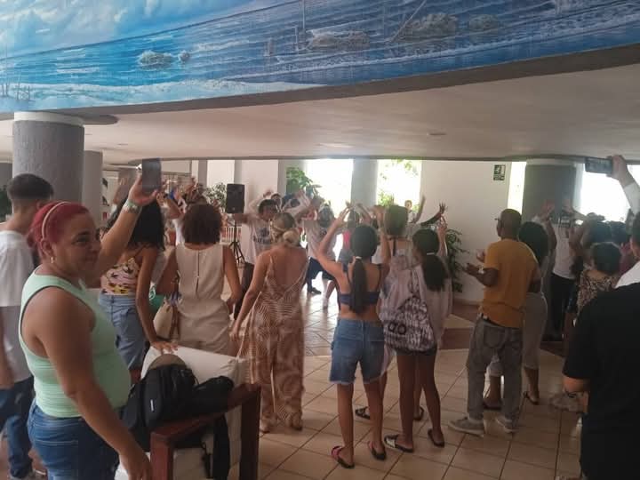 gil_yobany84751's tweet photo. #CubanDay #HotelesCubanacan #brisasdelcaribe Hoy es viernes..... y el cuerpo lo sabe. Bienvenidos al mejor fin de semana de sus vacaciones.
#CubanacanVaradero https://t.co/BVdDKfvLVt