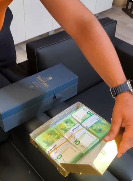 Yalnız, baklava ayağına AKBANK bedava reklam yaptı :)