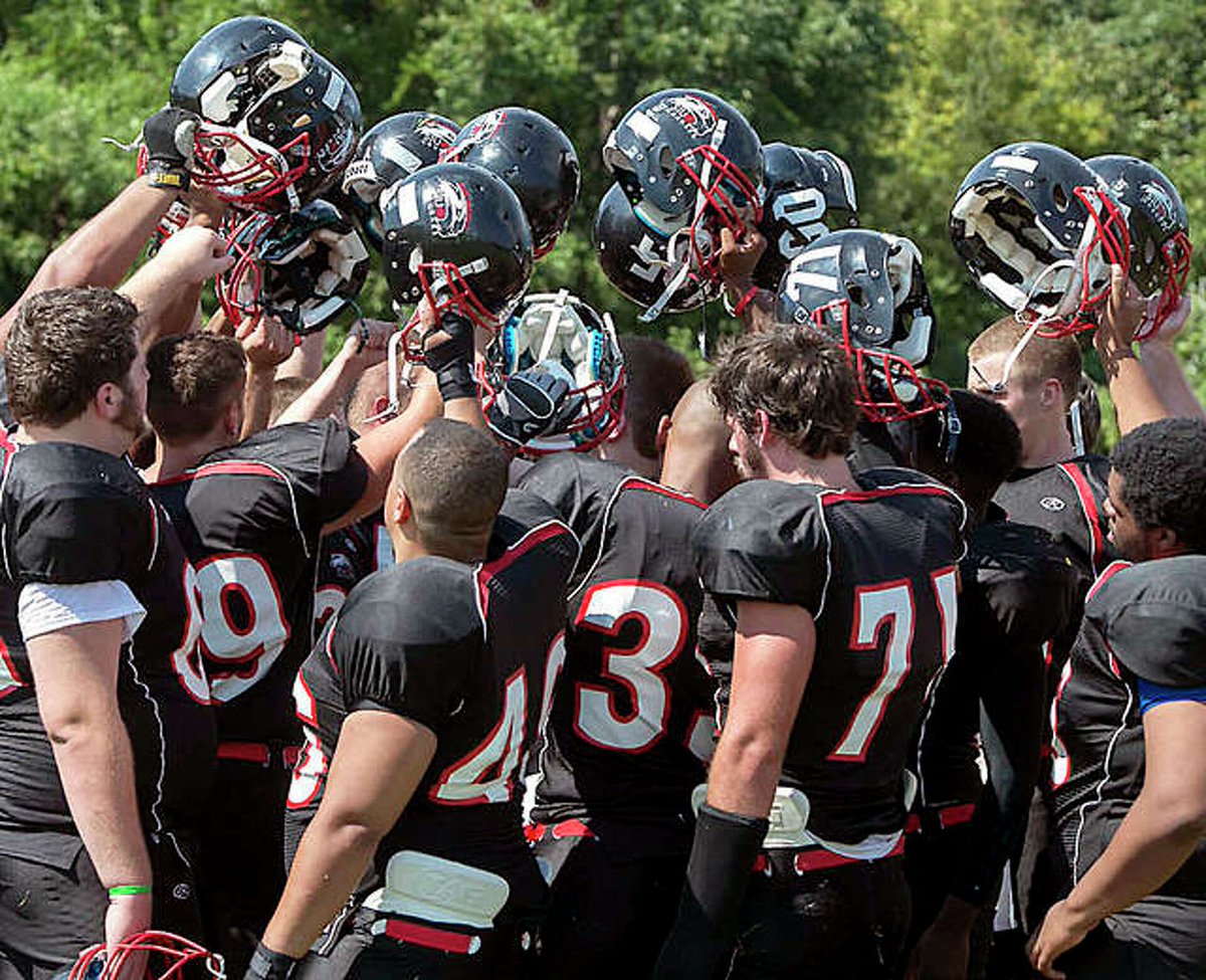 Random Fourth of July thought. 

Give me SIUE Football in a packed Korte Stadium under the lights after tailgating all day in 70 degree fall weather‼️
