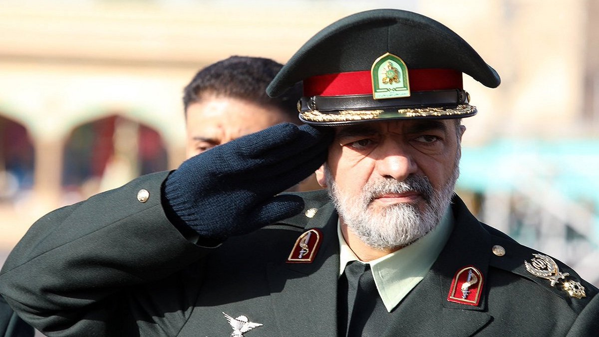 قائد الشرطة الإيرانية العمید أحمد رضا رادان : ⚡🔥

سنسلخ جلود خَدَمة إسرائيل المأجورين.