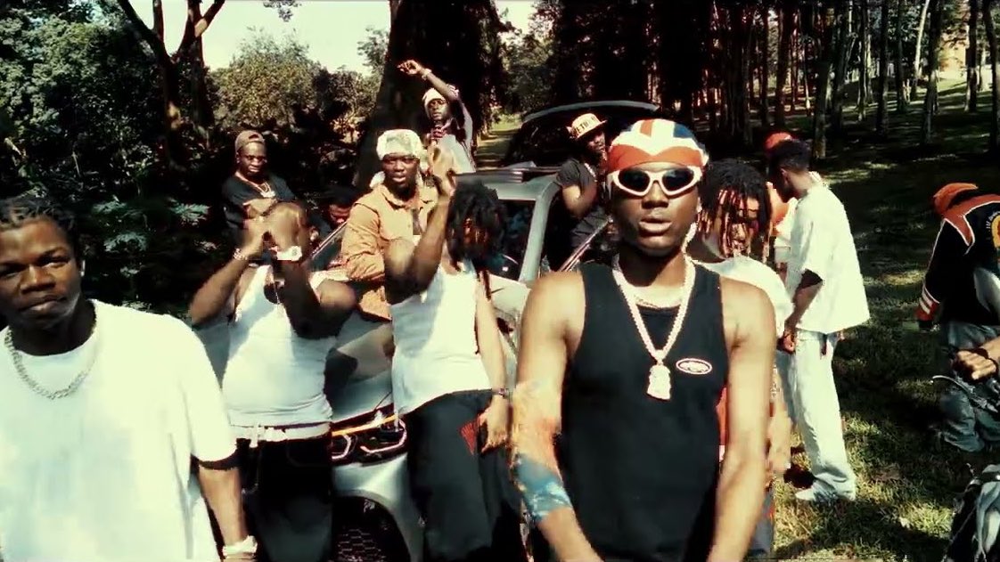 🚨NEW: Larruso - HOLY (LIFESTYLE VIDEO) youtu.be/q_licvhfTlU?si… via <a href="/YouTube/">YouTube</a> | <a href="/Larruso_/">HOLY 💼📡</a>