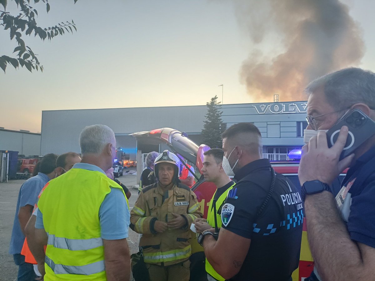 aytocabanillas's tweet photo. Se realizará una nueva valoración a partir de las 9 de la mañana.
Permanezcan atentos/as a nuevas comunicaciones tras dicha valoración. https://t.co/EZB2TU7boP