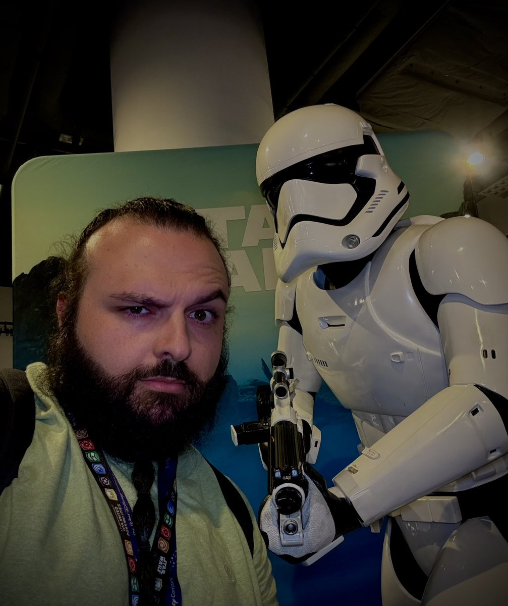 BigLittleUnbox's tweet image. #AD What an amazing day at Disney HQ! Not only did I get my hands on the new STAR WARS: Unlimited Legends Of The Force cards but I also got to have a great conversation with Alastair Petrie (General Draven) I still have some packs to open 👀 Thanks to @Disney @StarWarsUK…