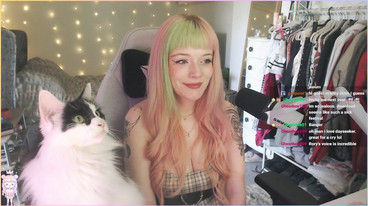 glasseyyyy's tweet photo. hi everyone :) 

i'm currently giving my all and pushing for partner on twitch 💜 to help with my journey, it's completely free! please share and let as many people know as possible, offer a lurk and keep a tab open, come join the fun! it ALL helps ➡️ https://t.co/QvQ5Vqb1vt https://t.co/XAQodRdi4m
