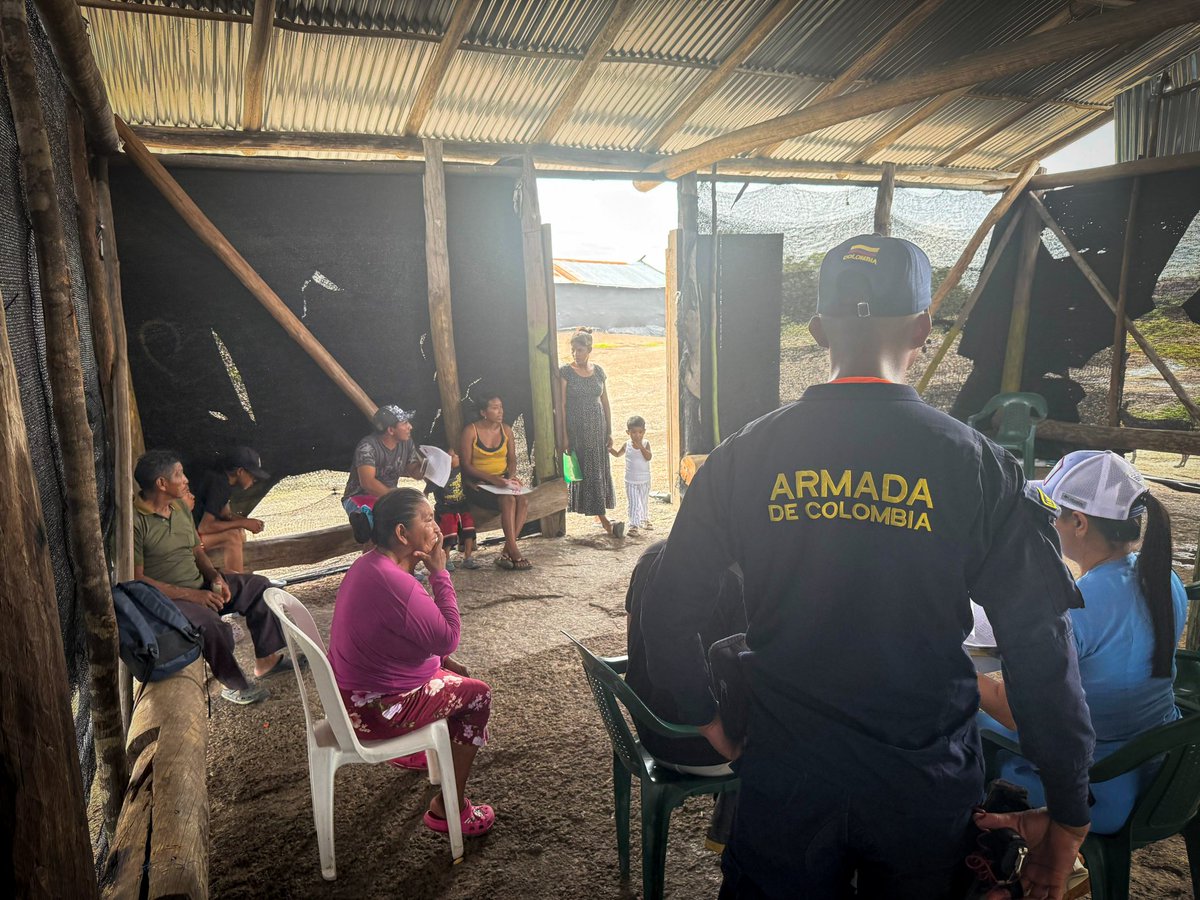 Fuerza Naval de la Orinoquía (@fno_armadacol) on Twitter photo 📍Puerto Carreño Vichada | Unidades de la <a href="/ArmadaColombia/">Armada de Colombia</a> brindaron apoyo al sistema municipal de gestión del riesgo, transportando personal de salud pública al resguardo indígena Bocas del Bita, afectado por la ola invernal. #NavegandoAlCorazónDeLosColombianos 💙🇨🇴 # 📍Puerto Carreño Vichada | Unidades de la <a href="/ArmadaColombia/">Armada de Colombia</a> brindaron apoyo al sistema municipal de gestión del riesgo, transportando personal de salud pública al resguardo indígena Bocas del Bita, afectado por la ola invernal. #NavegandoAlCorazónDeLosColombianos 💙🇨🇴 #