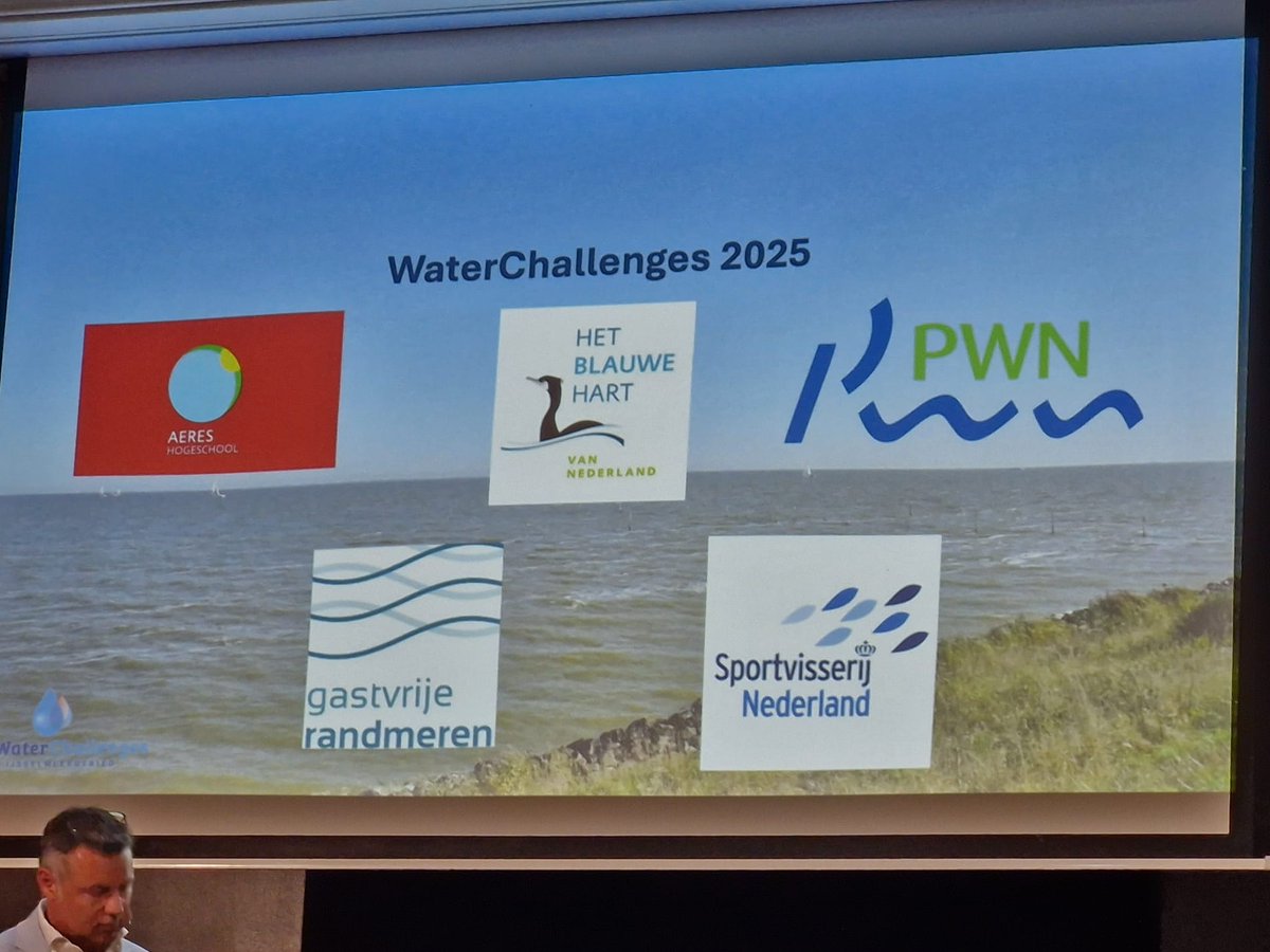 Donderdag 3 juli was er de IJsselmeer top in Urk. Vanuit de Provinciale Staten was de SP met 2 statenleden vertegenwoordigd. 

Vraagstuk hoe blijft het IJsselmeer op peil wetende dat bij heet weer 4-6mm water verdampt op 1 dag. 

Zie voor prijsuitreiking 
waterchallenges-ijsselmeergebied.nl