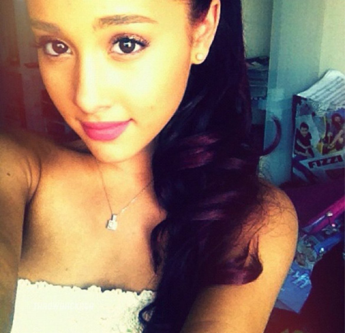 tbsagb's tweet photo. ariana grande via instagram 13 years ago today, โ#selfie #wealldoit lol happy fourth! โบ๐๐บ๐ธโ (4th july 2012) https://t.co/W3hUFu61jS
