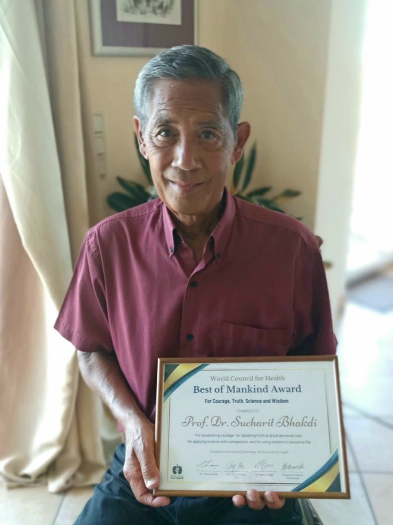 redline_med's tweet image. Der Weltgesundheitsrat verleiht Prof. Dr. Sucharit Bhakdi den Preis für Mut, Wahrheit, Wissenschaft und Weisheit.
...mehr als verdient! 🏆👏🏻👏🏻👏🏻
Gratulation! 🥂🍾🙏🏼♥️🎈🎊🎉