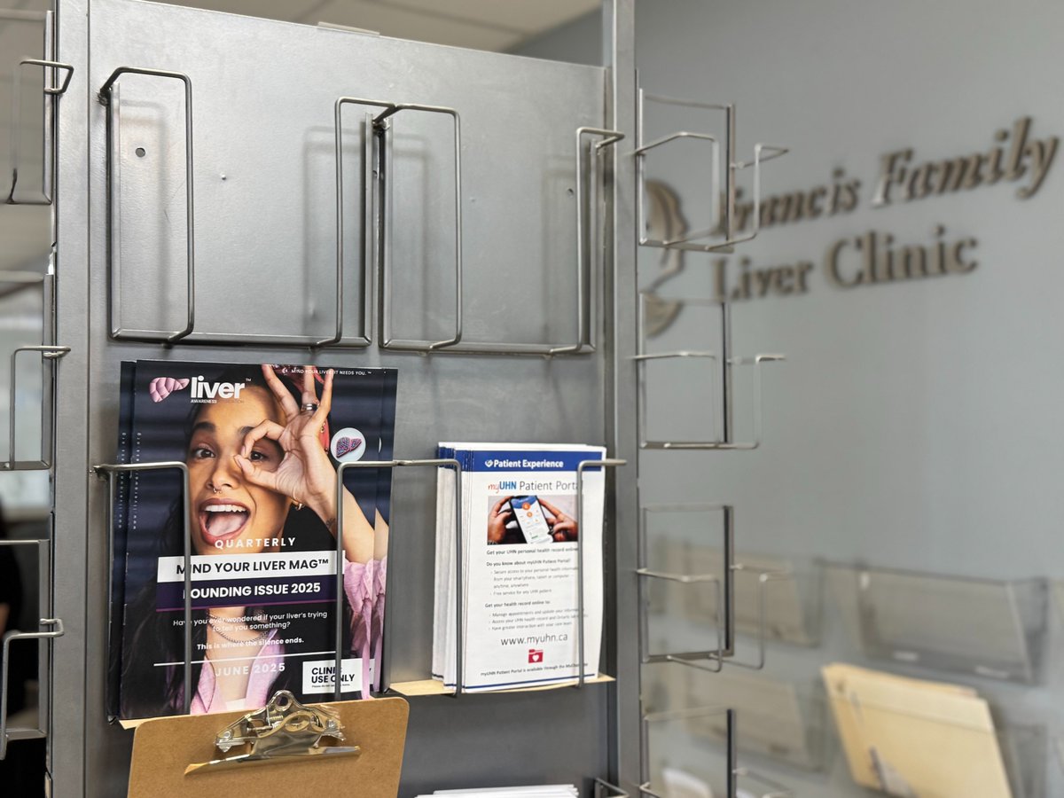 LiverAwareness's tweet image. Full-circle moment:
Our founder, Vanessa Wojtala returned to Francis Family Liver Clinic—not as a patient, but as a founder.
Delivered the first Mind Your Liver Mag™.
Thank you @LizLeeNP
#MindYourLiver #LiverAwareness #ThisIsLAF