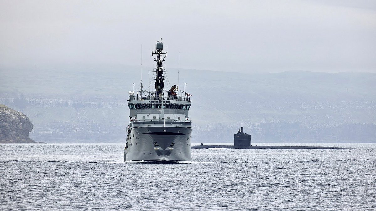 Tinganes's tweet image. Happy Independence Day to our American friends and allies!

Proud to welcome @USNavy #USSNewportNews to Tórshavn on 4th of July, pictured here alongside the Faroese patrol vessel Brimil 🇫🇴🇺🇸