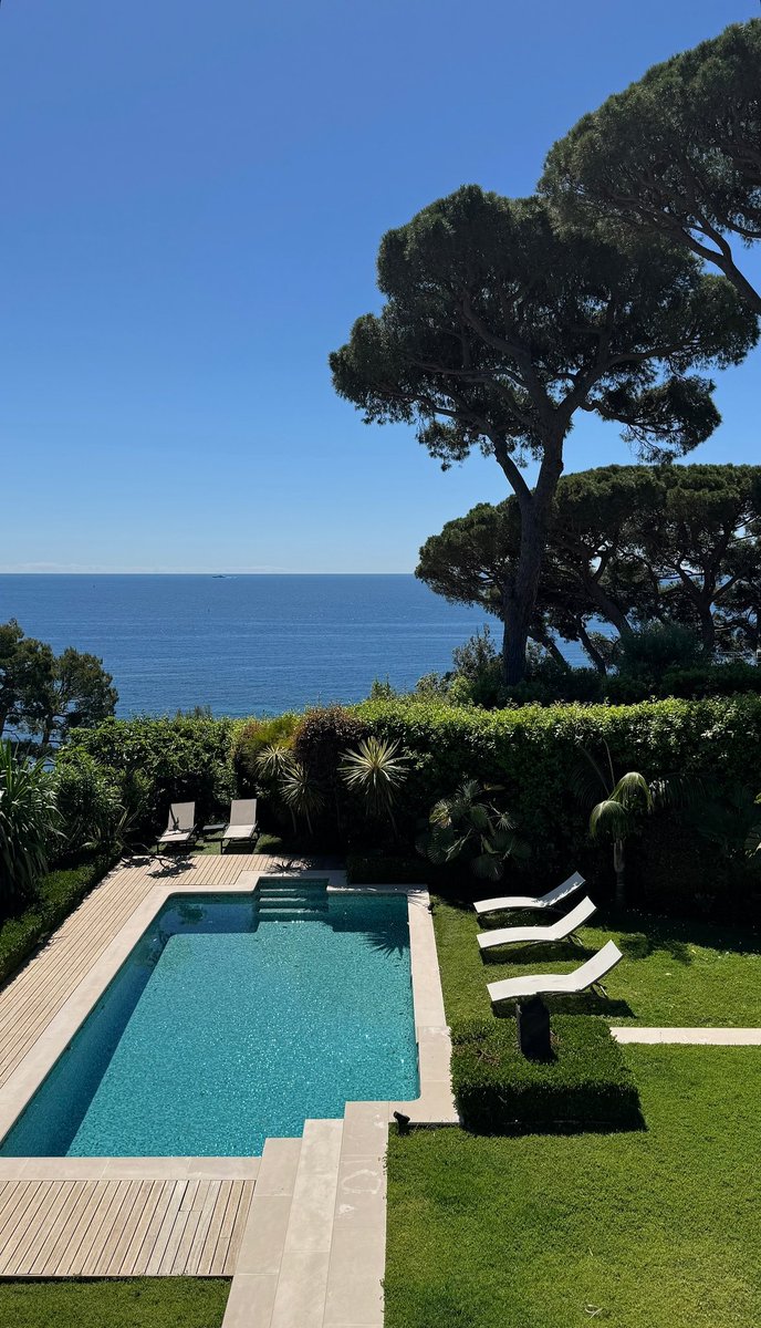 daniellealyssax's tweet image. french riviera 🇪🇺