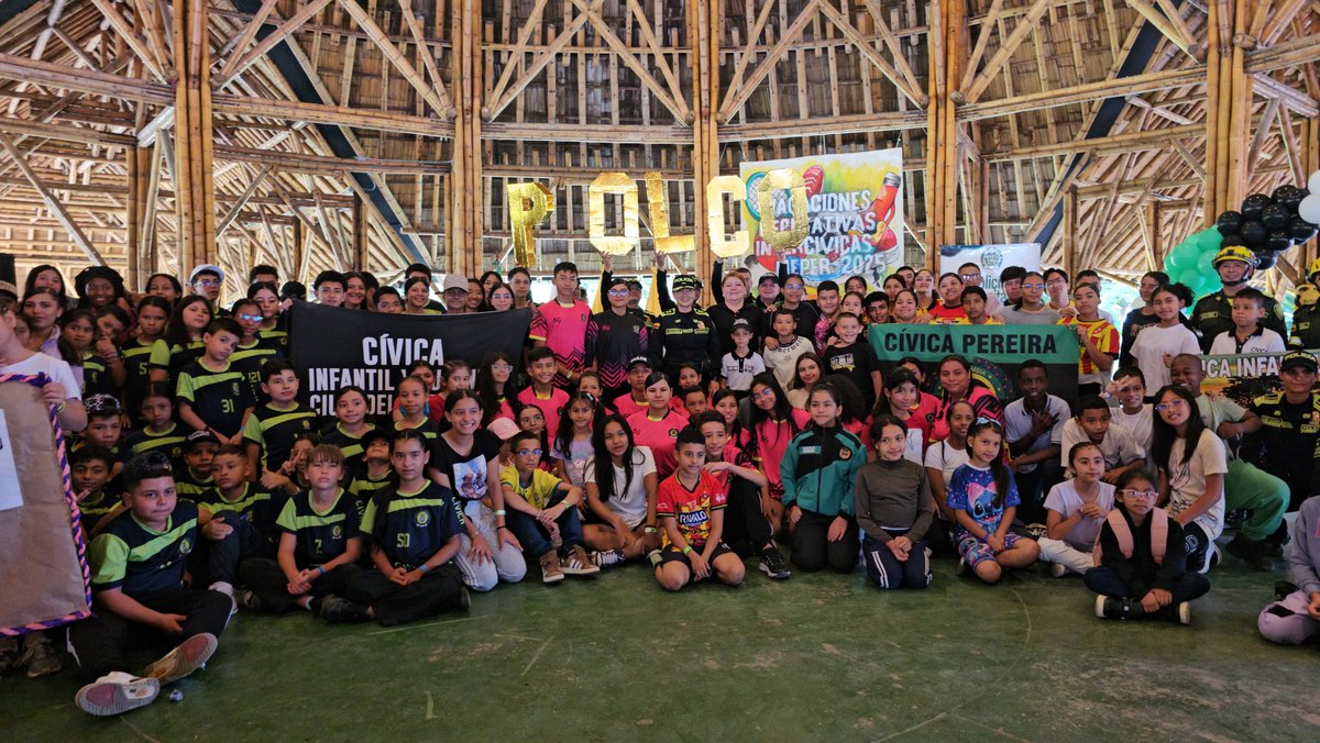 Con el compromiso de nuestra Policía Comunitaria de <a href="/PoliciaPereira/">Policía Metropolitana de Pereira</a> acompañamos a niños, niñas y adolescentes en sus vacaciones mediante actividades lúdico pedagógicas que fortalecen los valores, la cultura y el deporte. Una labor que fomenta la convivencia.